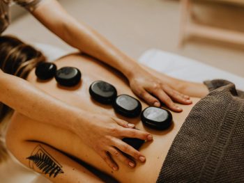 СЕРТИФИКАТ НА РИТУАЛ “МАССАЖ С ГОРЯЧИМИ ВУЛКАНИЧЕСКИМИ КАМНЯМИ” - 60 мин